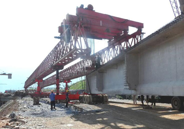 河北公鐵兩用架橋機現(xiàn)場使用案例