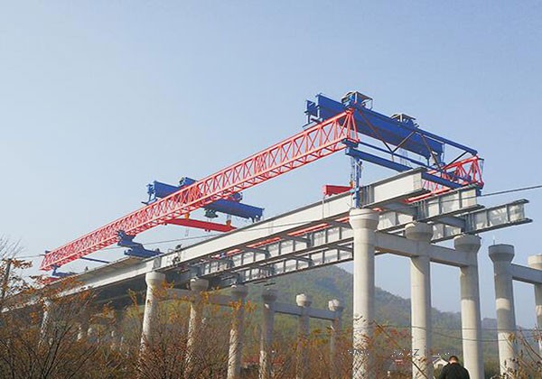 100t架橋機(jī)租賃廠家：專業(yè)設(shè)備，**服務(wù)