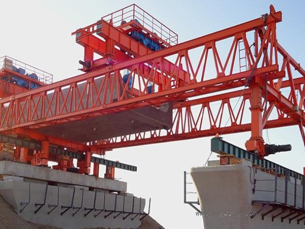 50噸以上架橋機(jī)的價(jià)格是否包括安裝和培訓(xùn)服務(wù)？